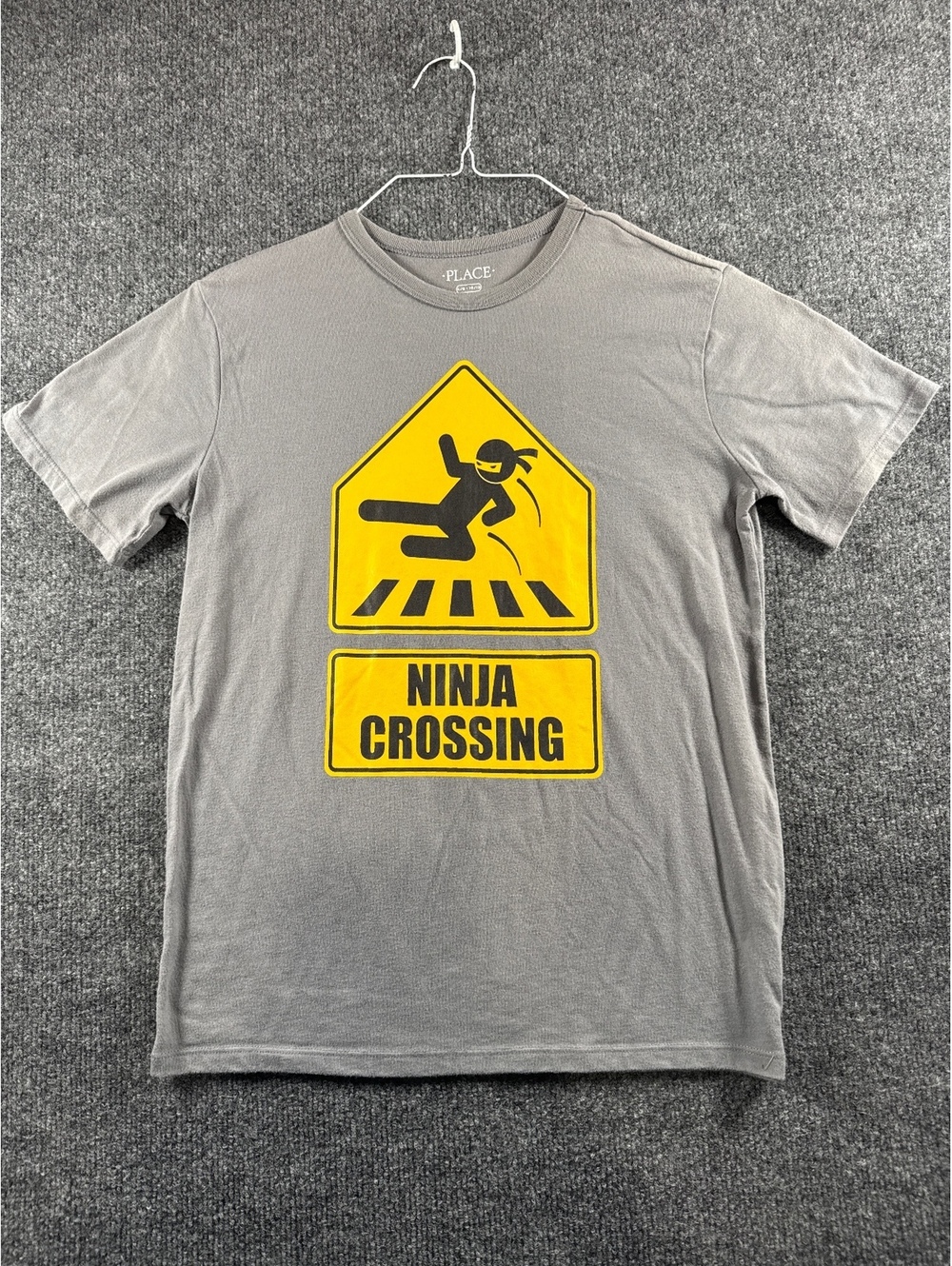 The Children’s Place Boys Ninja Crossing Graphic T-Shirt Large 10/12 Gray